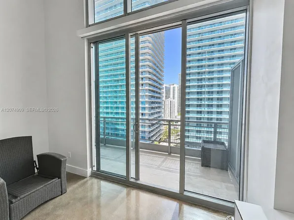690 SW 1st Ct, Miami, FL