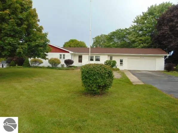 1303 S State Rd, Ithaca, MI 48847