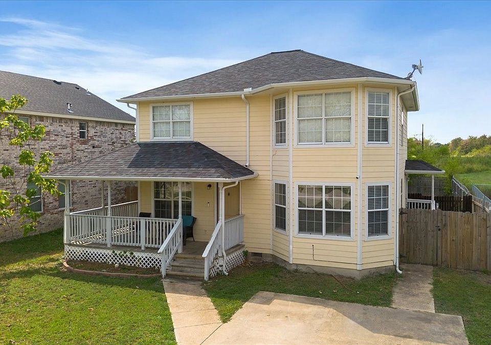 302 Runnells St, Terrell, TX 75160 MLS 20446386 Zillow