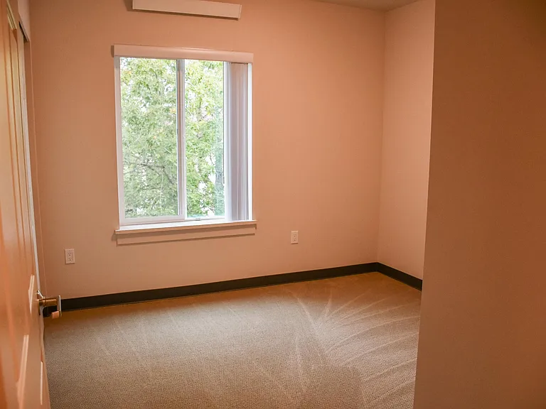 Kirkland Heights Apartments — Photo 104