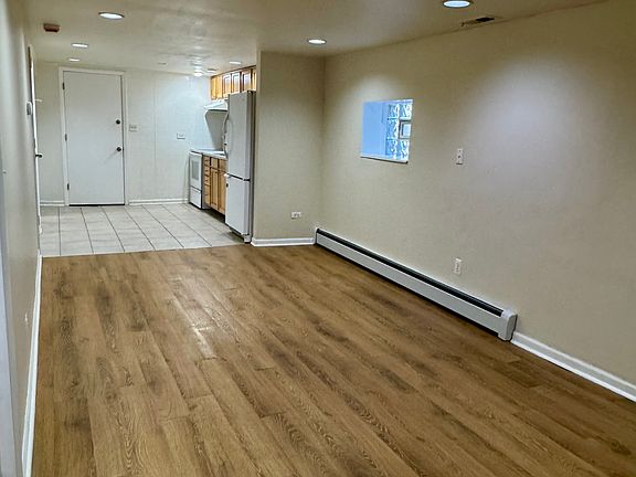 2nd image of 5858 N Melvina Ave #G