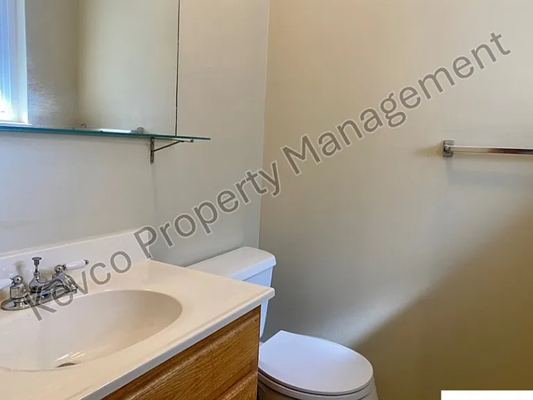 2805 Redwing Rd — Photo 9