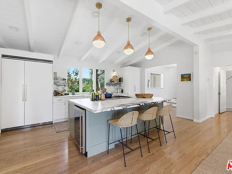 3240 Tilden Ave — Photo 16