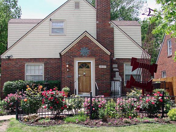 Front of home private entry