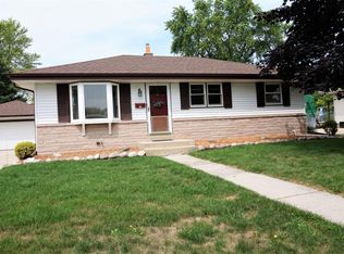 733 10th Ave, Grafton, WI 53024