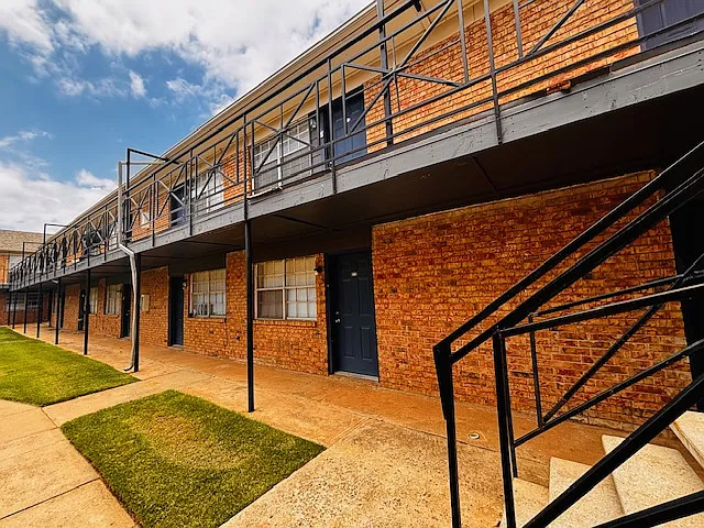 Heritage House II Apartments — Photo 9