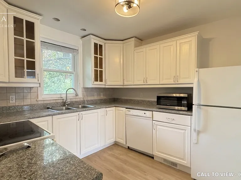 55 Verwood Ave #1 — Photo 4