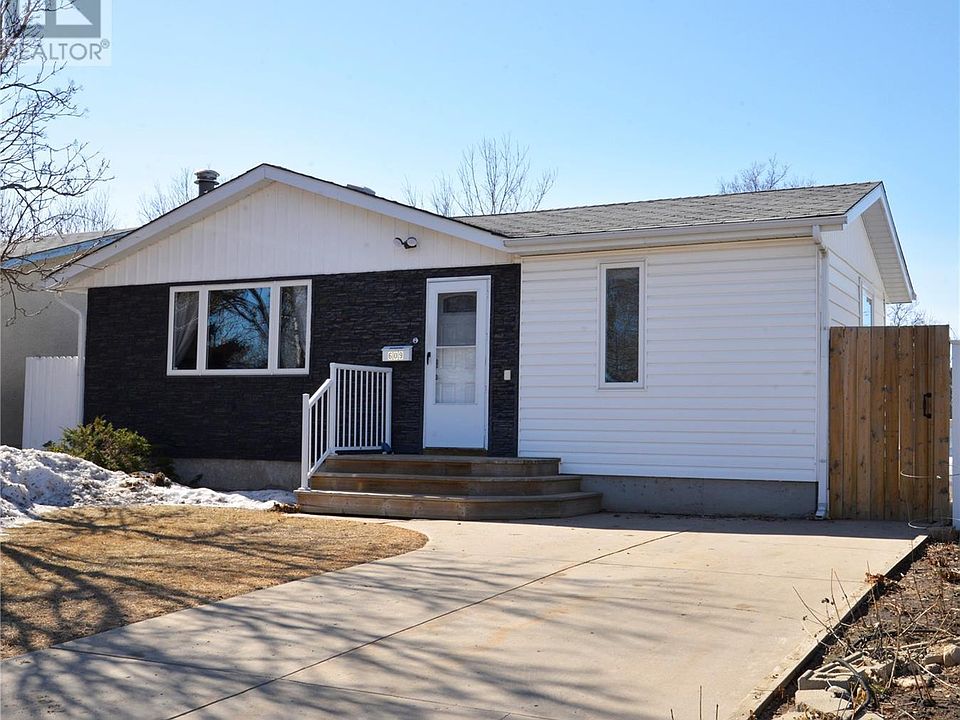 1st image of 609 Lisgar Ave