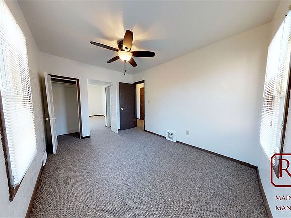 Living Room/Bedroom