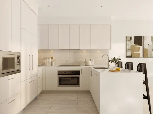 950 Lytton St #115, North Vancouver, BC V7H 2A5