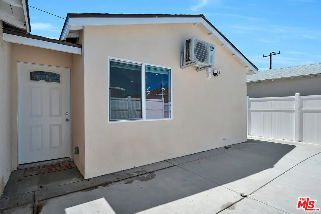 3 bed, 2.0 bath, $3,550 — Photo 1