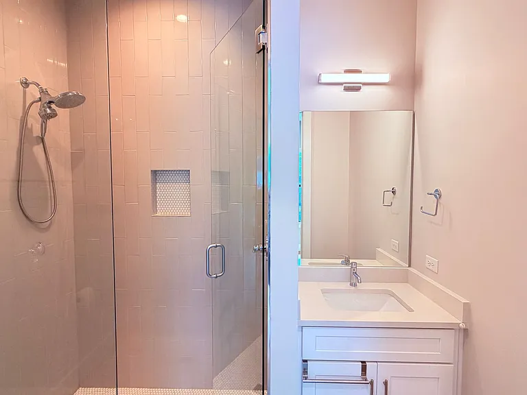 1403 Michigan Ave — Photo 23