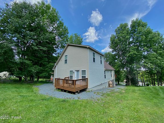 3rd image of 983 Brentwood Dr