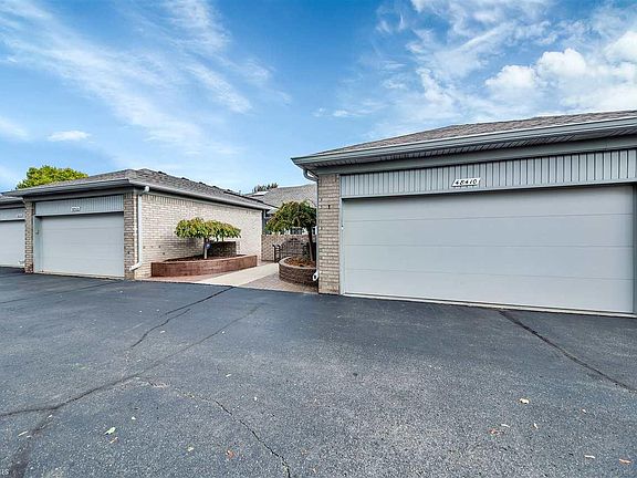 4th image of 48410 Newcastle Ct