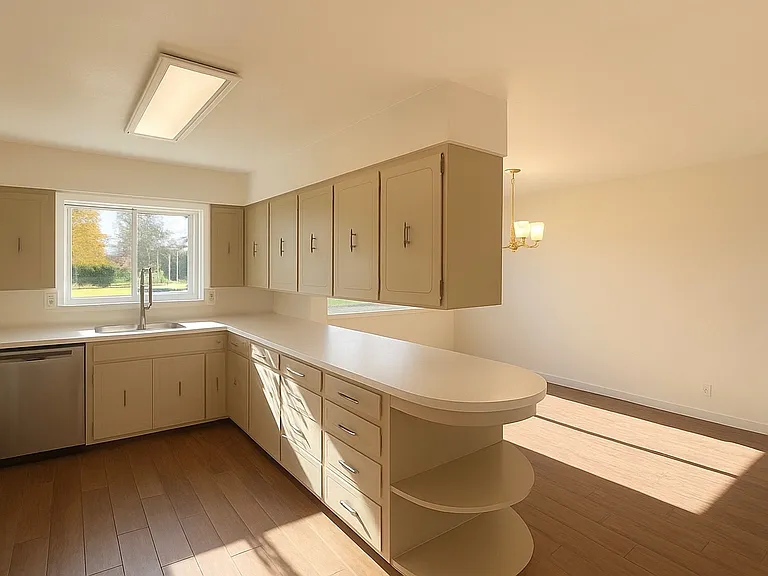 Kitchen / Dining