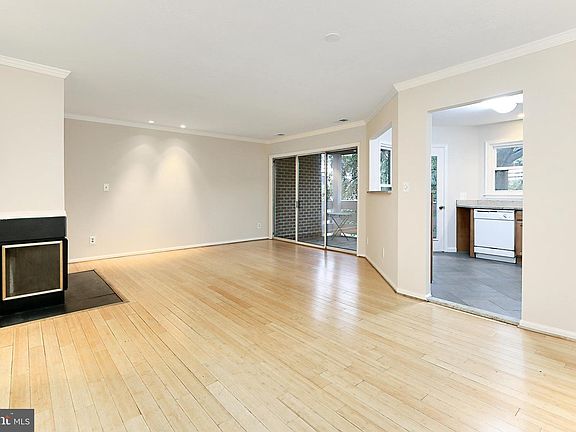 5th image of 3152 Anchorway Ct #3152B