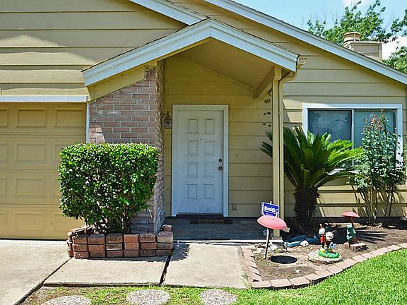 2nd image of 13806 Sheri Hollow Ln