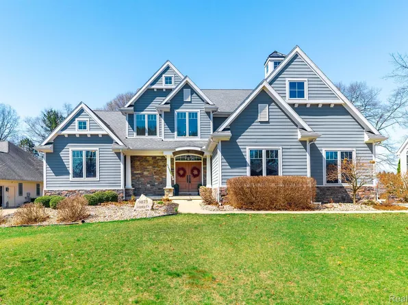 9073 Legacy Ct, Temperance, MI 48182
