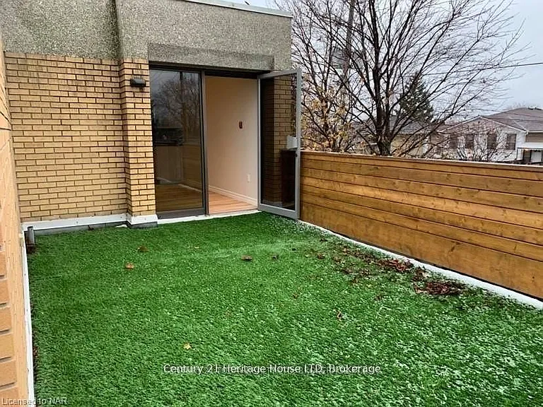 238 Bertie St #1 — Photo 17