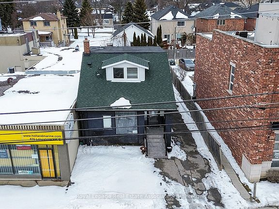 3rd image of 881 Lakeshore Rd E