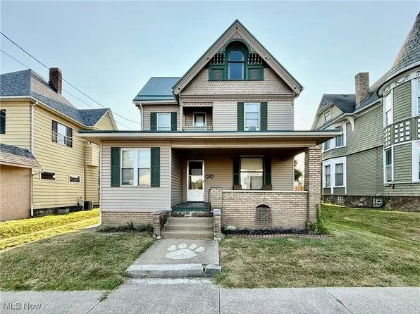 377 N Market St, East Palestine, OH 44413