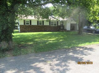 704 Griswold Ave, Carthage, MO 64836