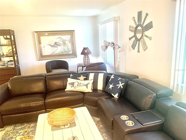 1714 Meadowood St — Photo 8
