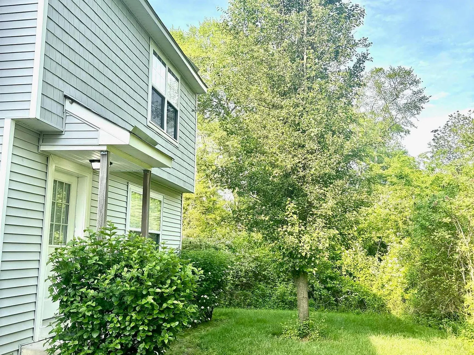 3 bed, 2.5 bath, $2,700 — Photo 3