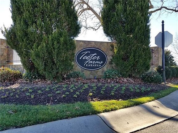 4th image of 204 Sandhills Ct #8