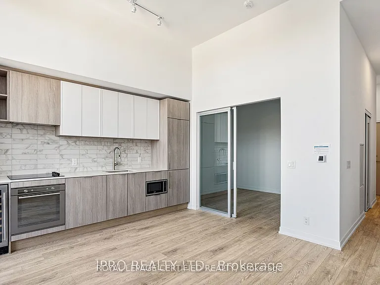 2020 Bathurst St #919 — Photo 6