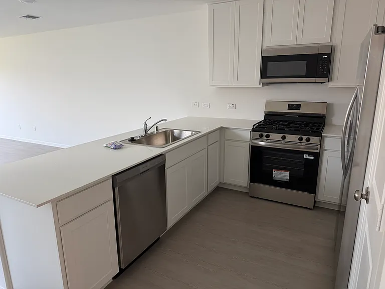 3814 Superior Pl — Photo 3