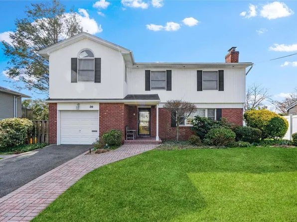 39 Richfield Street, Plainview, NY 11803