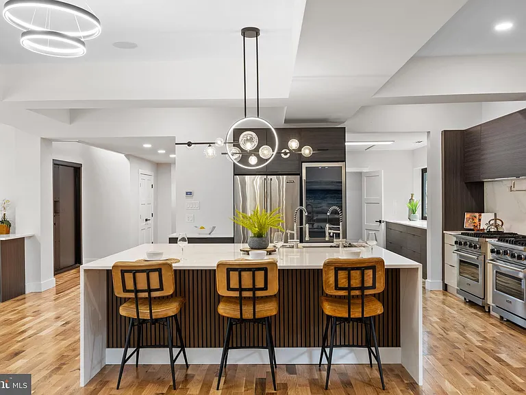 354 Winding Way — Photo 3