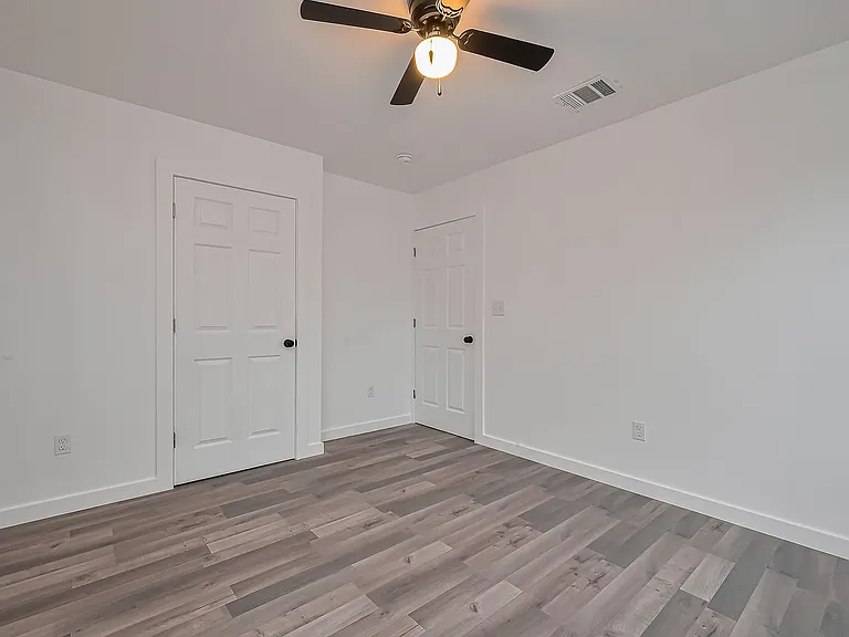 9005 Hilda St — Photo 10