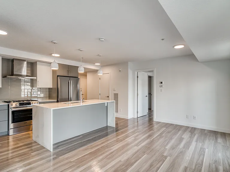 2107 34th Ave SW — Photo 23