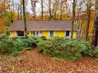 330 Scarlet Oaks Dr, Etowah, NC 28729