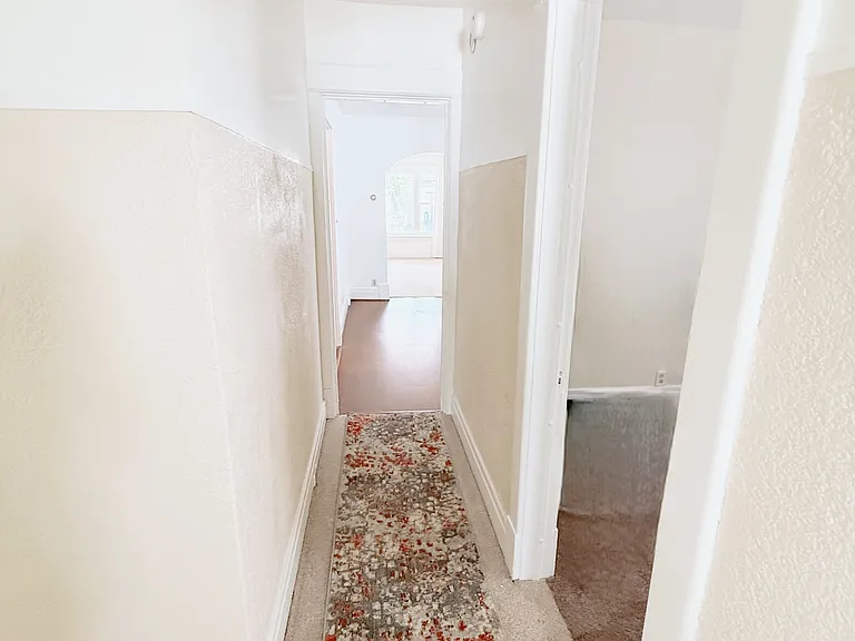 160 Victoria Ave — Photo 16