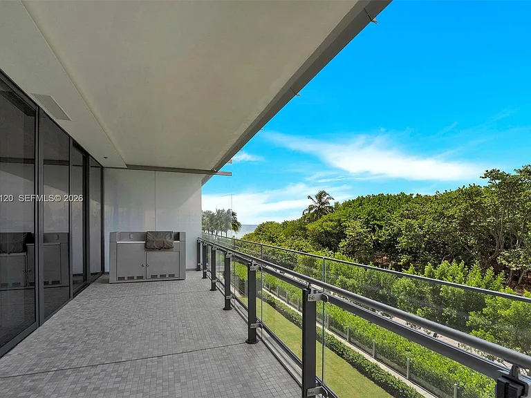 8701 Collins Ave #304 — Photo 37