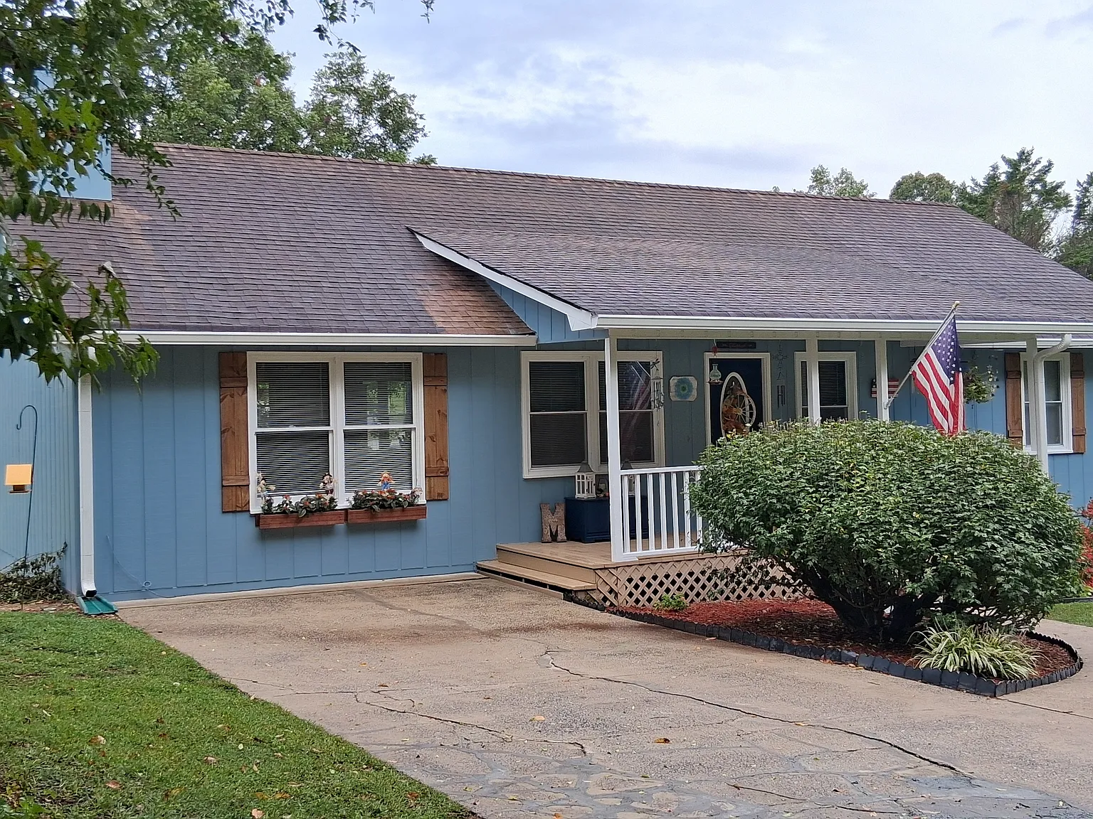 3 bed, 1456 sqft, $1,875 — Photo 2