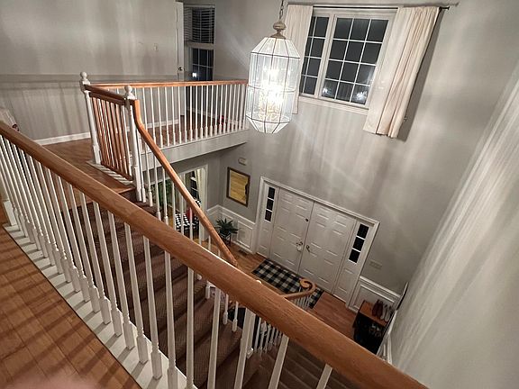 3rd image of 723 Julian Dr