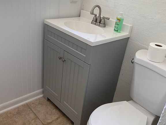 3rd image of 254 Garden Ln