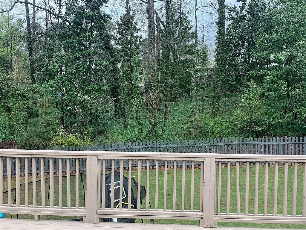 3 bed, 1563 sqft, $3,950 — Photo 3