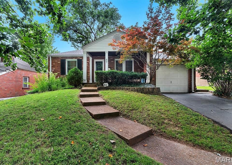 1st image of 807 Blossom Ln