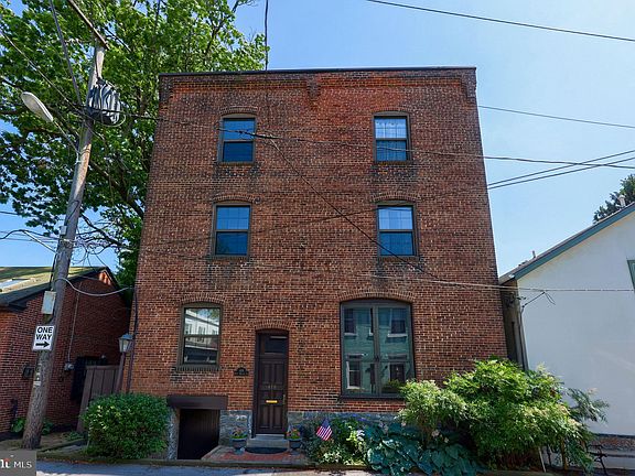 2nd image of 418-420 W Marion St