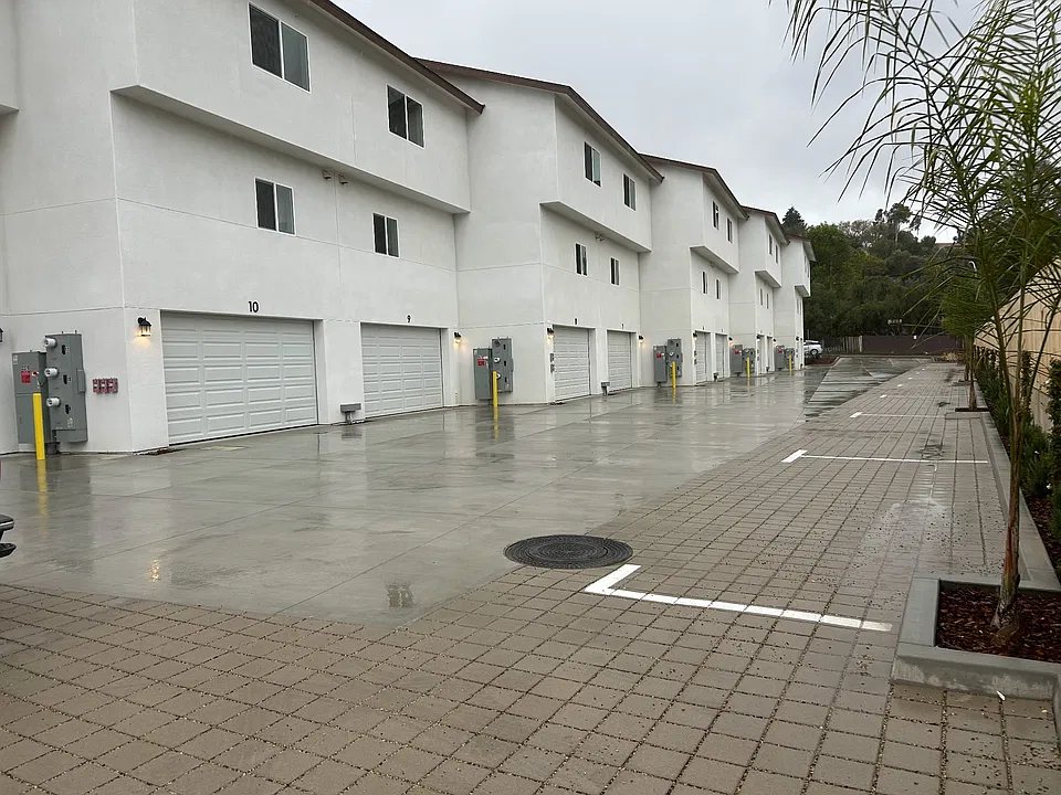 2270 Primrose Ave #11