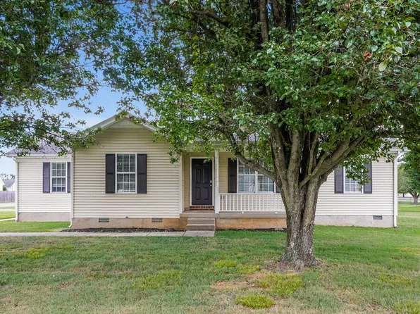 2826 Henderson Ln, Murfreesboro, TN 37130