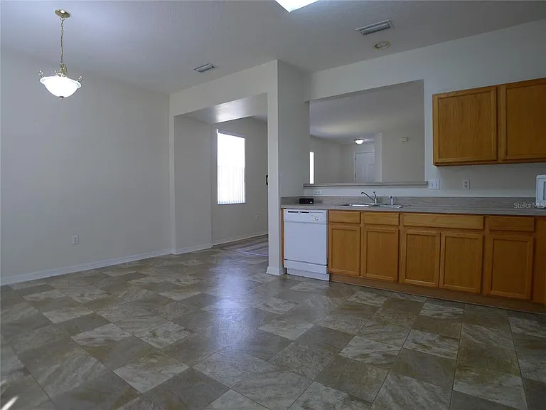 6829 Lake Eaglebrooke Dr — Photo 3