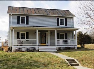 8 Rockin Ln, Greenville, VA 24440