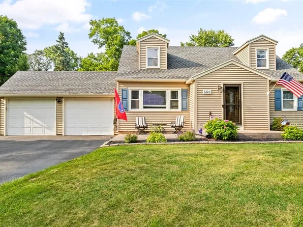 660 Beverly Dr, Webster, NY 14580