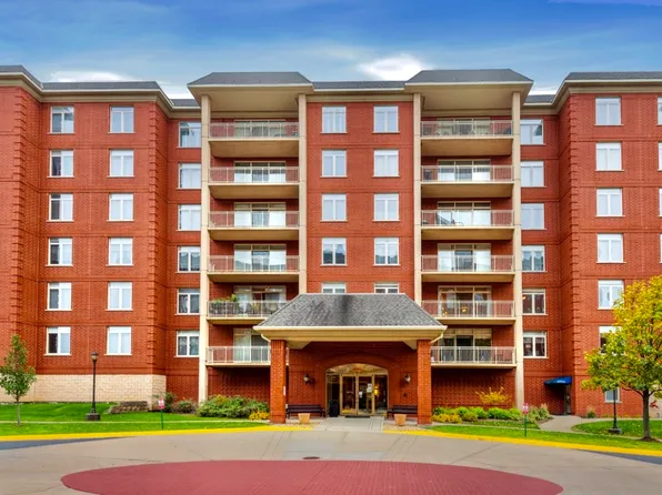 8300 Callie Ave #F-615, Morton Grove, IL 60053